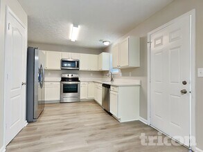 225 Victoria Blvd in Oxford, GA - Foto de edificio - Building Photo