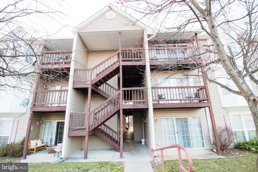 102-107 Timberlake Terrace, Unit 7 in Stephens City, VA - Building Photo