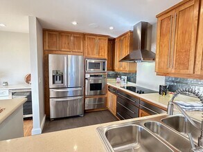 13024 Caminito del Rocio in Del Mar, CA - Building Photo - Building Photo