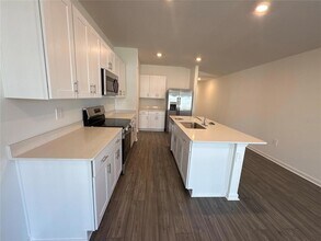 3081 NE 38th Ln in Ocala, FL - Building Photo - Building Photo