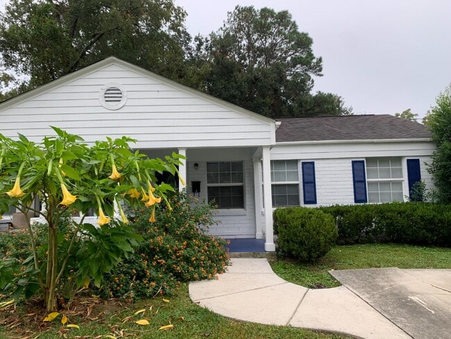property at 4630 Oakwood Ave