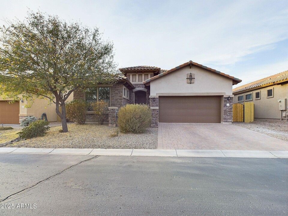 1944 N 83rd Pl in Mesa, AZ - Building Photo