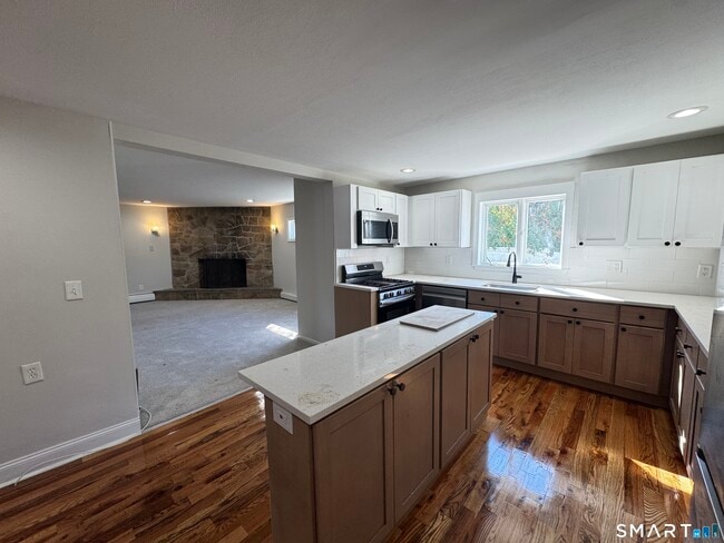 137 Middletown Ave in North Haven, CT - Building Photo - Building Photo