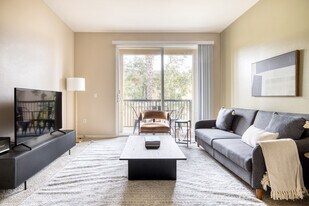 8700 Pershing Dr in Los Angeles, CA - Building Photo