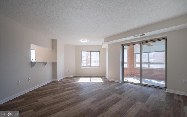 2151 Jamieson Ave in Alexandria, VA - Building Photo - Building Photo