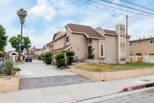 11105 Lower Azusa RD in El Monte, CA - Foto de edificio - Building Photo
