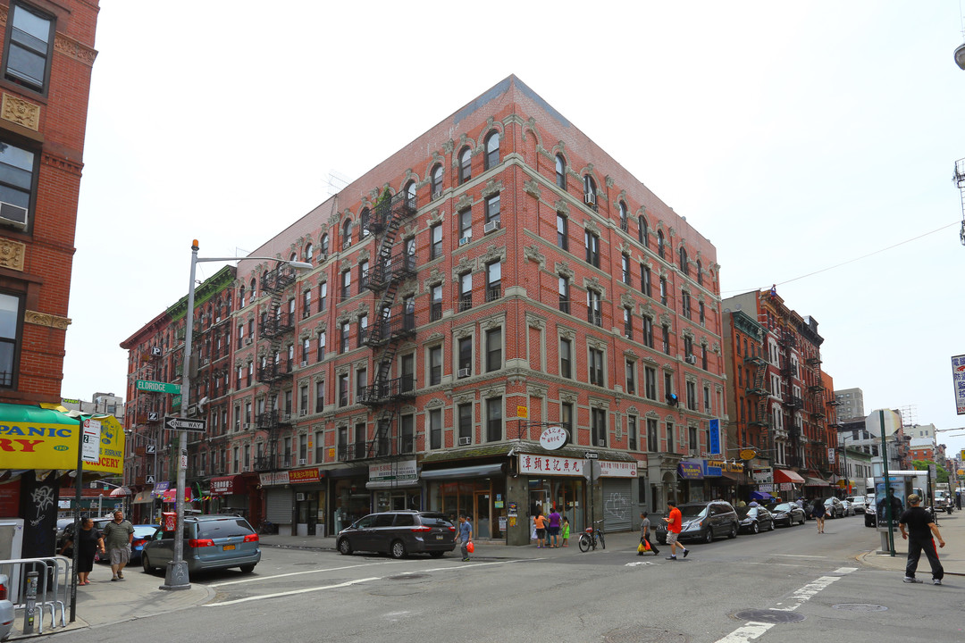 118 Eldridge St in New York, NY - Building Photo