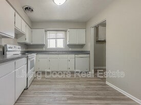 4717 Gladstone St in Lincoln, NE - Building Photo