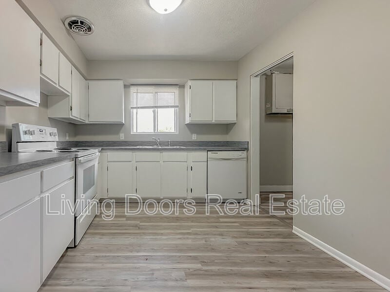 4717 Gladstone St in Lincoln, NE - Building Photo