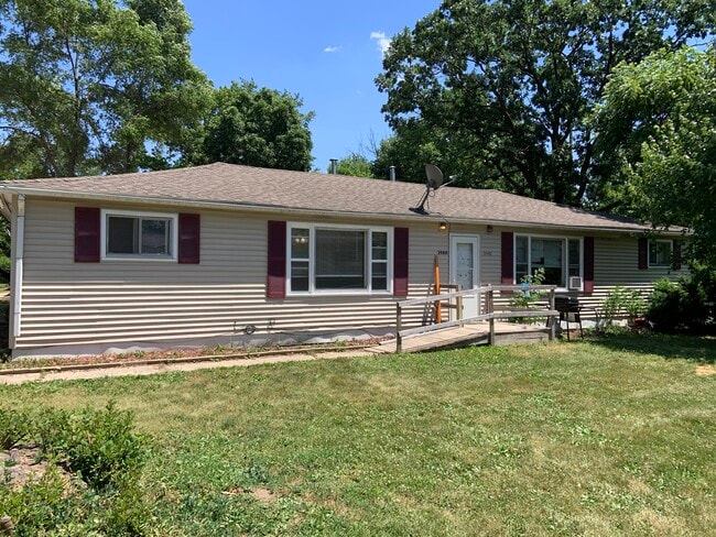 29819 Meadow Dr, Unit 29819 Meadow Dr in Burlington, WI - Building Photo - Building Photo