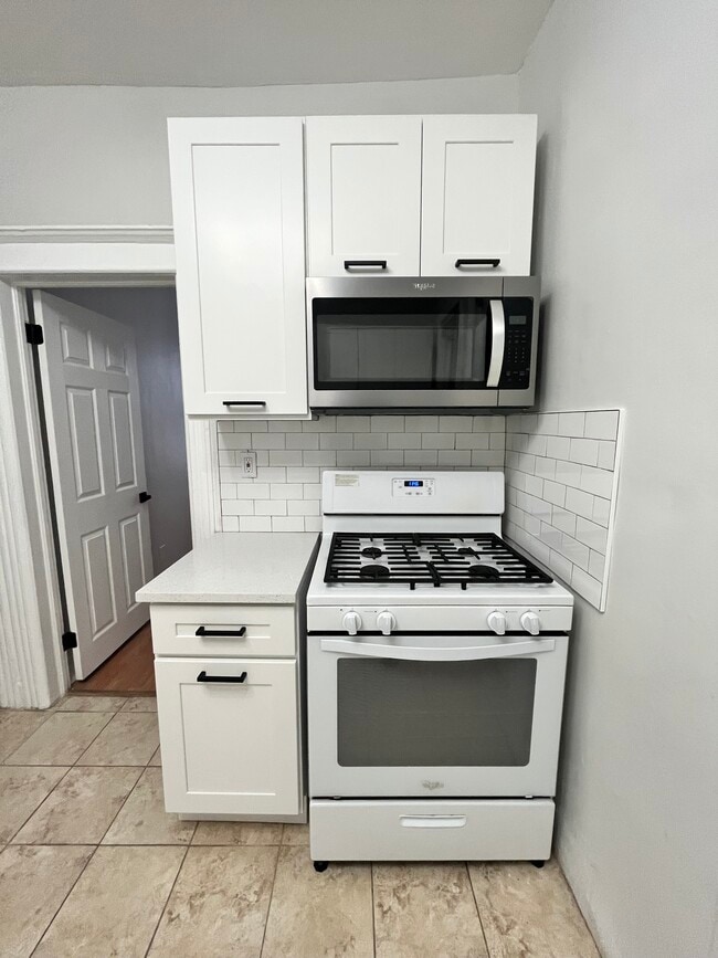136 W 54th St, Unit 2