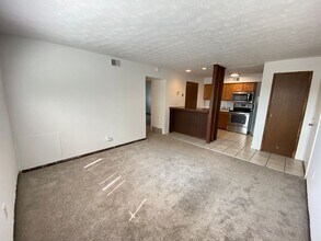 Summit St 1677-1683 TPP in Columbus, OH - Building Photo - Interior Photo