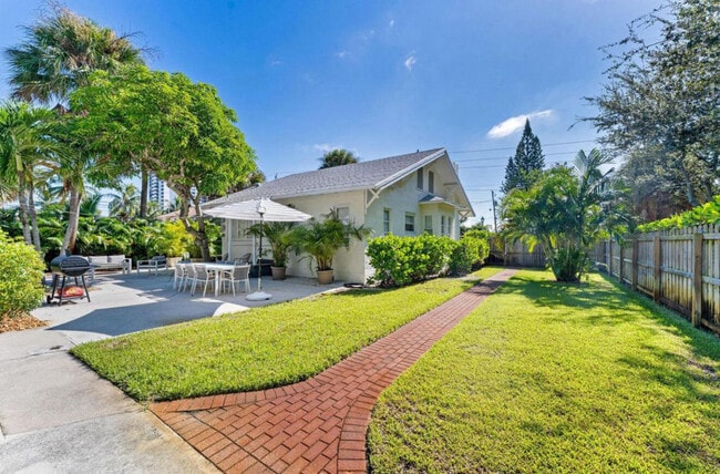 property at 5301 N Flagler Dr