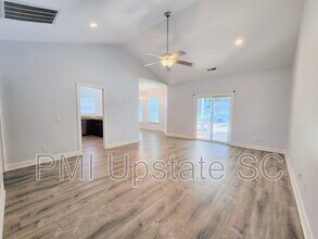1039 Blythwood Dr in Piedmont, SC - Building Photo - Building Photo