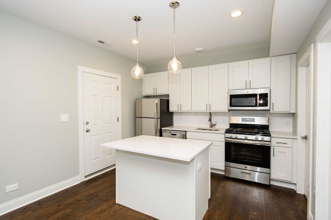 property at 1915 W Irving Park Rd