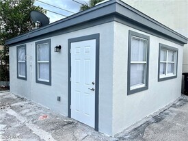 2037 W First St in Ft. Myers, FL - Building Photo