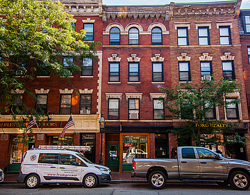 137 Charles St, Unit 3 in Boston, MA - Foto de edificio