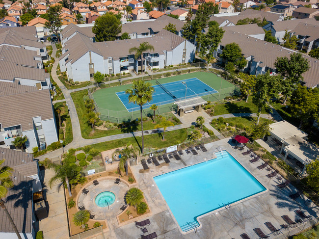 Palm Court Apartment Homes in Hemet, CA - Foto de edificio - Building Photo