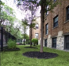 Courtyard at James in Syracuse, NY - Foto de edificio - Building Photo