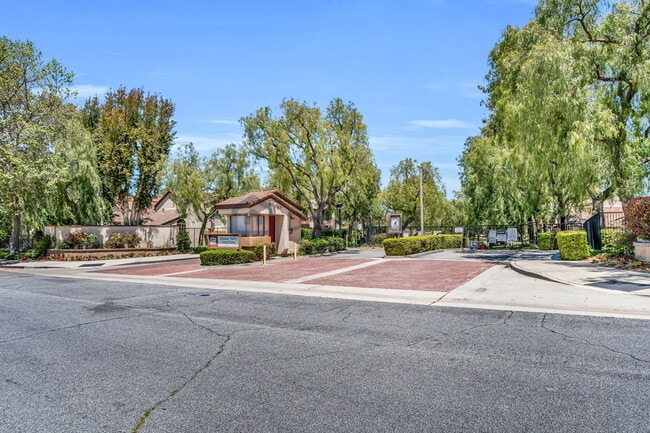 1 Deerpath Pl in Pomona, CA - Building Photo - Building Photo