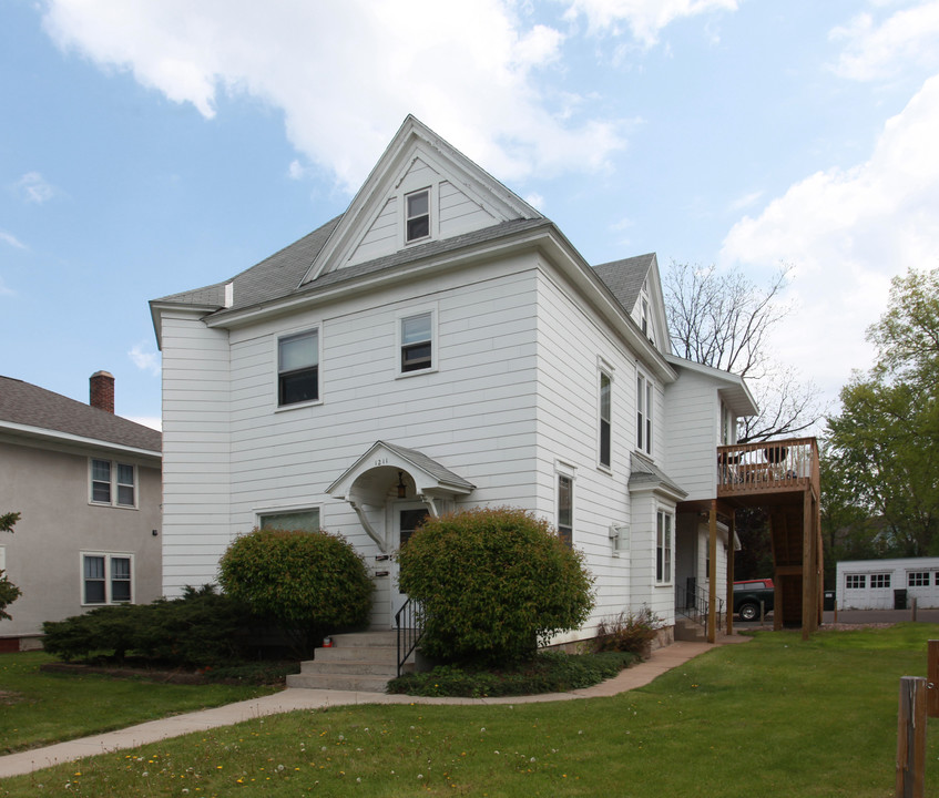 1211 State St in Eau Claire, WI - Building Photo