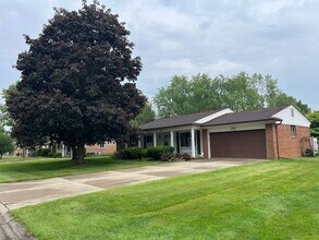 87 Carter Ave in Troy, MI - Foto de edificio - Building Photo