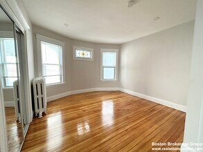 24 Willis St, Unit 2 in Boston, MA - Building Photo - Building Photo