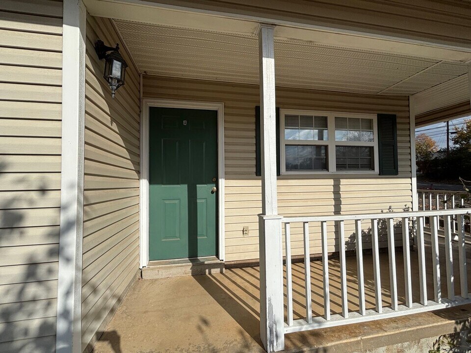 1417 N Greenwich Ave in Russellville, AR - Building Photo