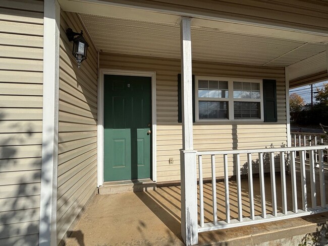 property at 1417 N Greenwich Ave