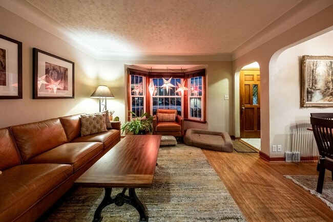 1406 Almond Ave in St. Paul, MN - Building Photo - Building Photo