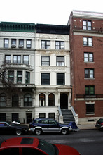 132 W 75th St in New York, NY - Building Photo - Building Photo