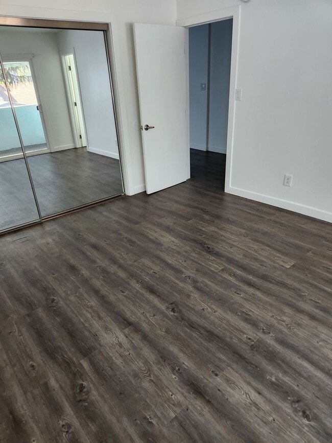 4323 Van Nuys Blvd, Unit 5 in Los Angeles, CA - Building Photo - Building Photo