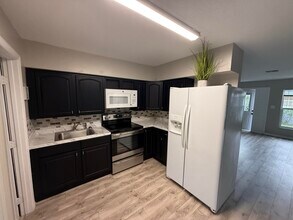 752 Granada St in Fort Pierce, FL - Building Photo - Building Photo