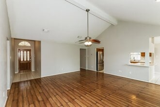 2203 St James Pl in Pearland, TX - Building Photo - Building Photo