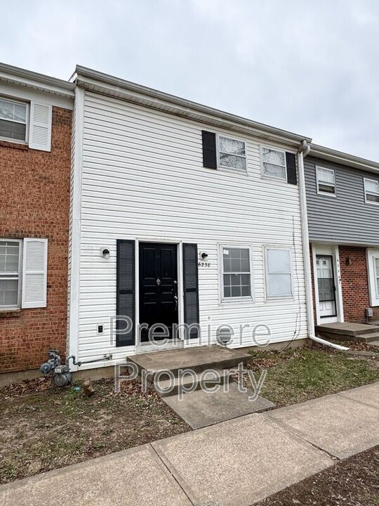 6238 E 129 St in Grandview, MO - Foto de edificio