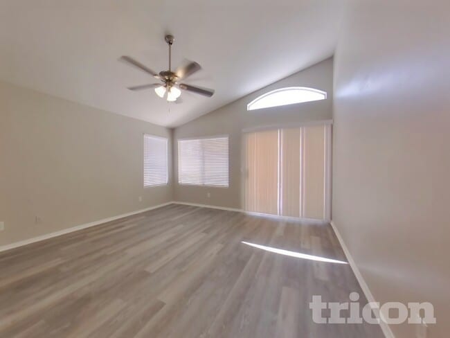 8363 W Audrey Ln in Peoria, AZ - Foto de edificio - Building Photo
