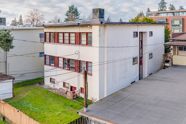 3528 4th Av W in Vancouver, BC - Building Photo - Building Photo