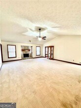 910 Thousand Oaks Dr in Lawrenceville, GA - Building Photo - Building Photo