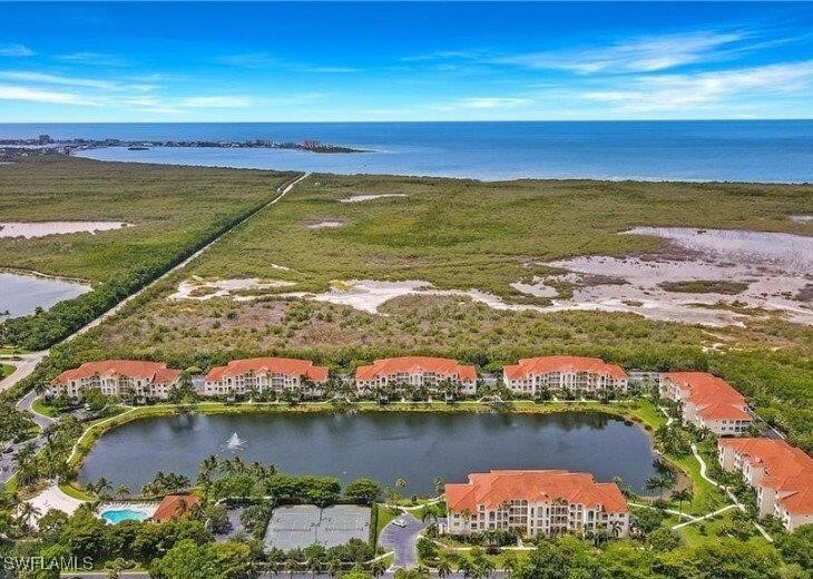 20031 Sanibel View Cir in Ft. Myers, FL - Building Photo