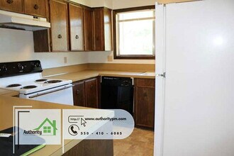 1139 Del Sol Pl in Redding, CA - Building Photo - Building Photo