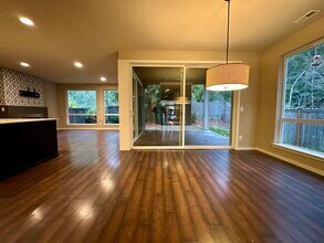 2707 122nd Place SE in Everett, WA - Foto de edificio - Building Photo