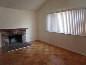 1001 Mockingbird Ln in Fairfield, CA - Building Photo - Building Photo