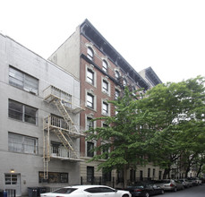 342-344 E 15th St in New York, NY - Building Photo - Building Photo