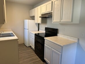 102 NW K St in Bentonville, AR - Building Photo - Building Photo