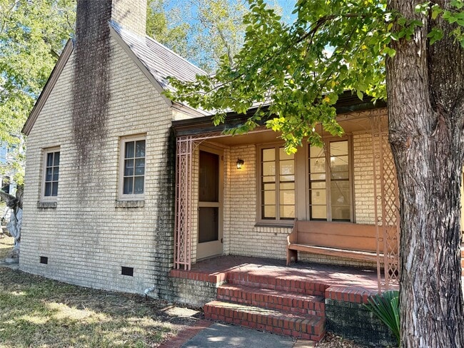 101 S Brewer St in Navasota, TX - Building Photo - Building Photo