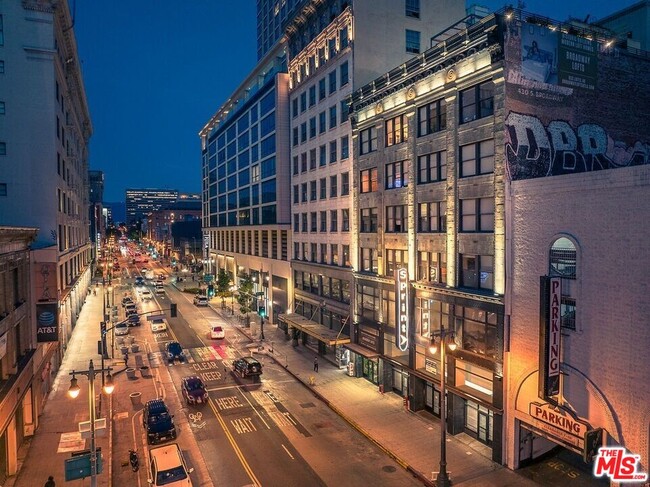 430 S Broadway in Los Angeles, CA - Foto de edificio - Building Photo