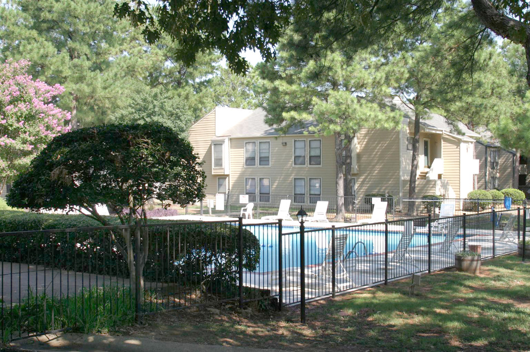 Village Green in Memphis, TN - Foto de edificio