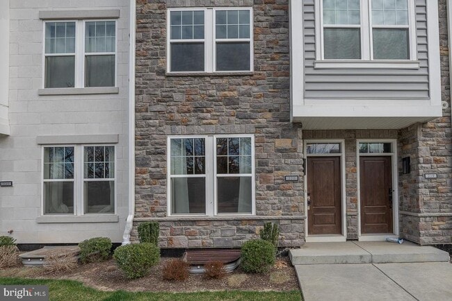 property at 220 Charles Ellis Dr