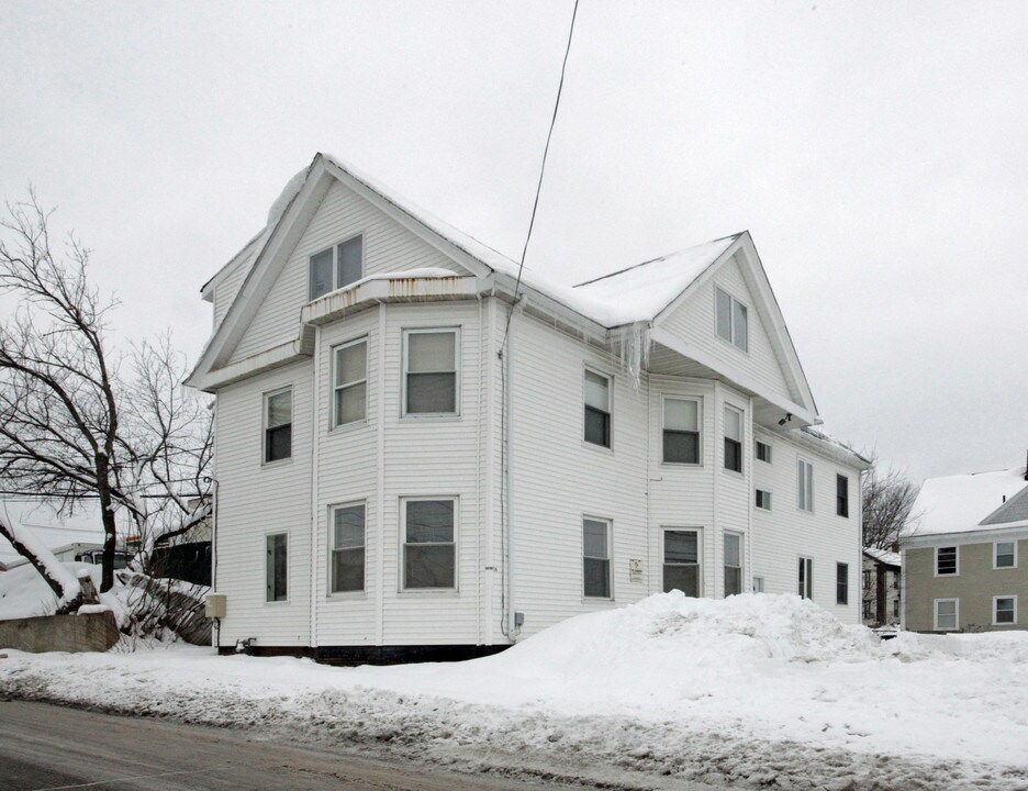 14 Union St in Lewiston, ME - Building Photo