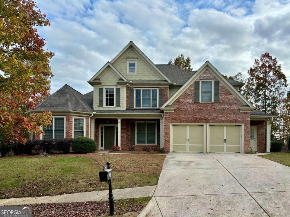 7473 Regatta Way in Flowery Branch, GA - Foto de edificio